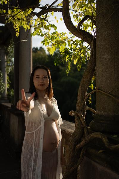 Autumn Maternity Session at Hill Garden and Pergola 2023