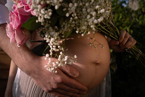 Autumn Maternity Session at Hill Garden and Pergola 2023