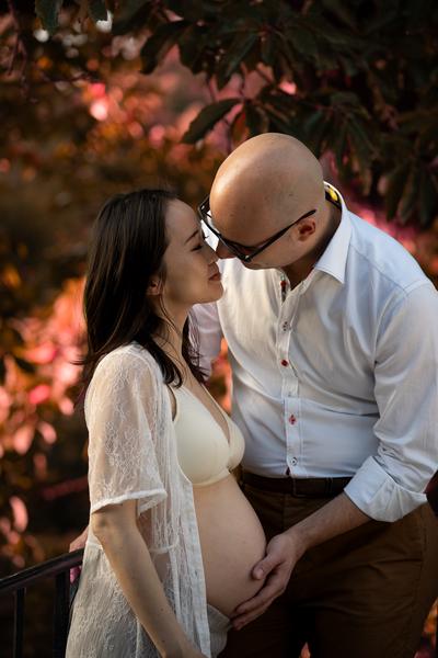Autumn Maternity Session at Hill Garden and Pergola 2023